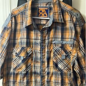 Short sleeve button down